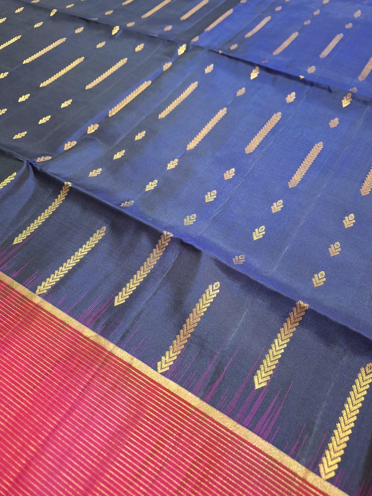 Pure Handloom Soft Silk - Navy Blue & Magenta Pink fountain Zari design