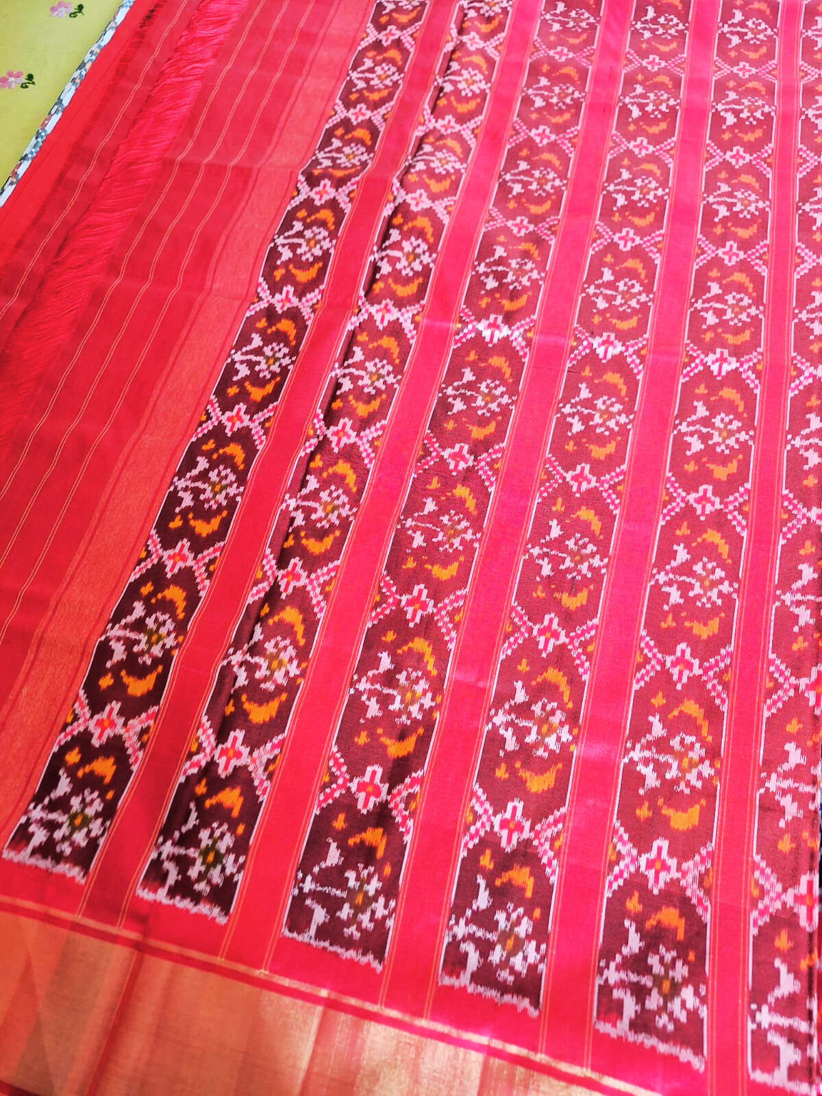 Pure Handloom Pochampally Ikat - Rhombus White Red & Maroon