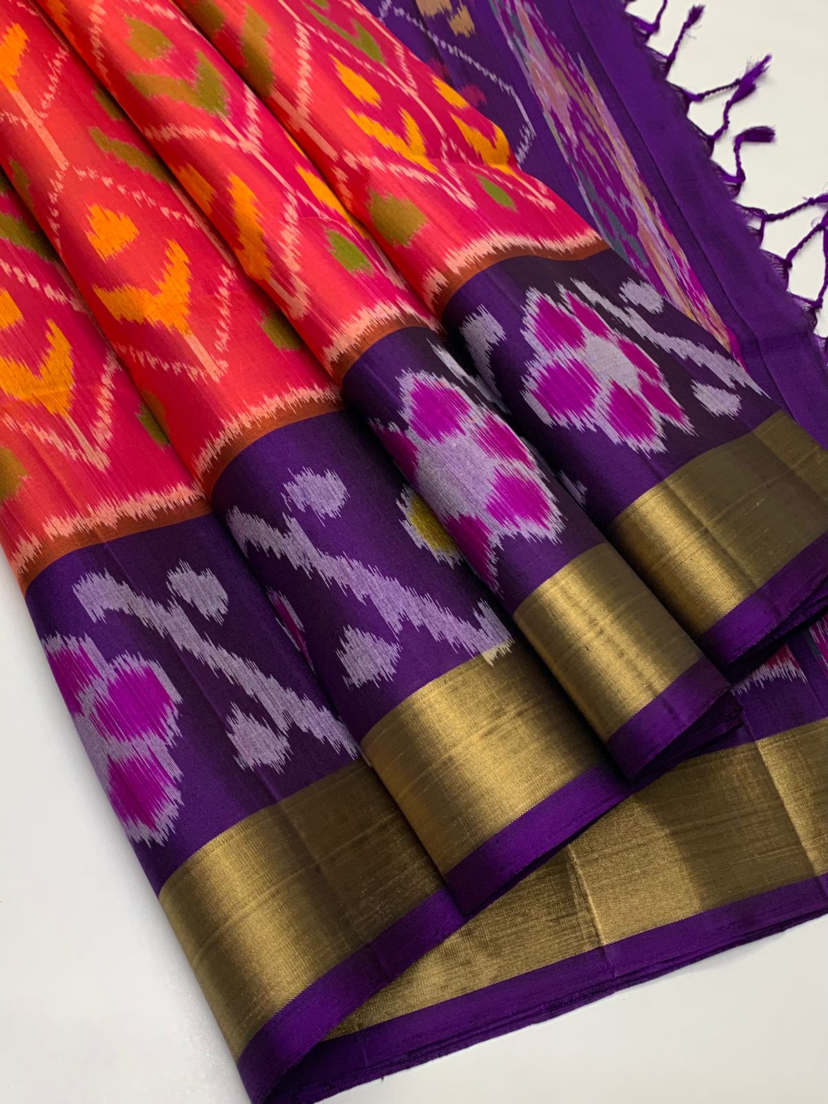 Pure Handloom Soft Silks Pochampalli Ikkat Design