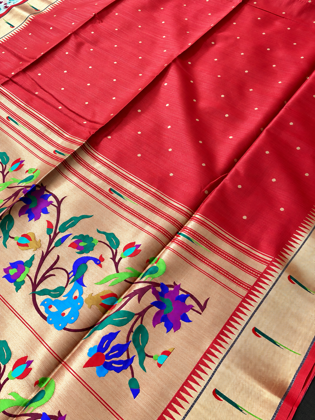 Raw Silk Paithani - Red with bootas & Muniya