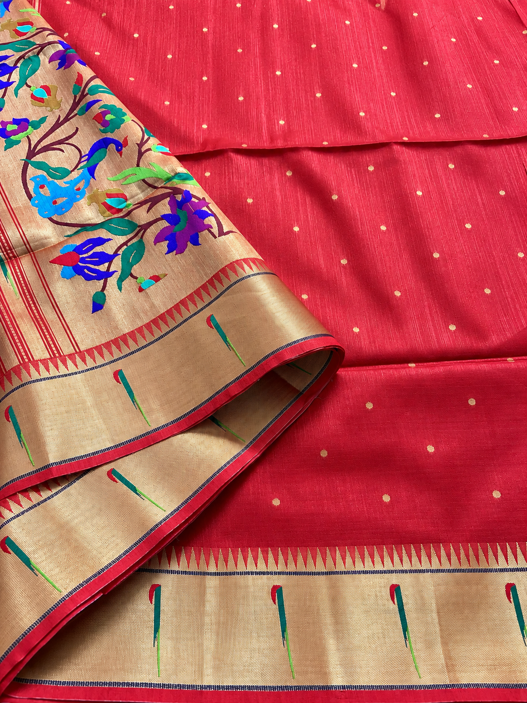 Raw Silk Paithani - Red with bootas & Muniya