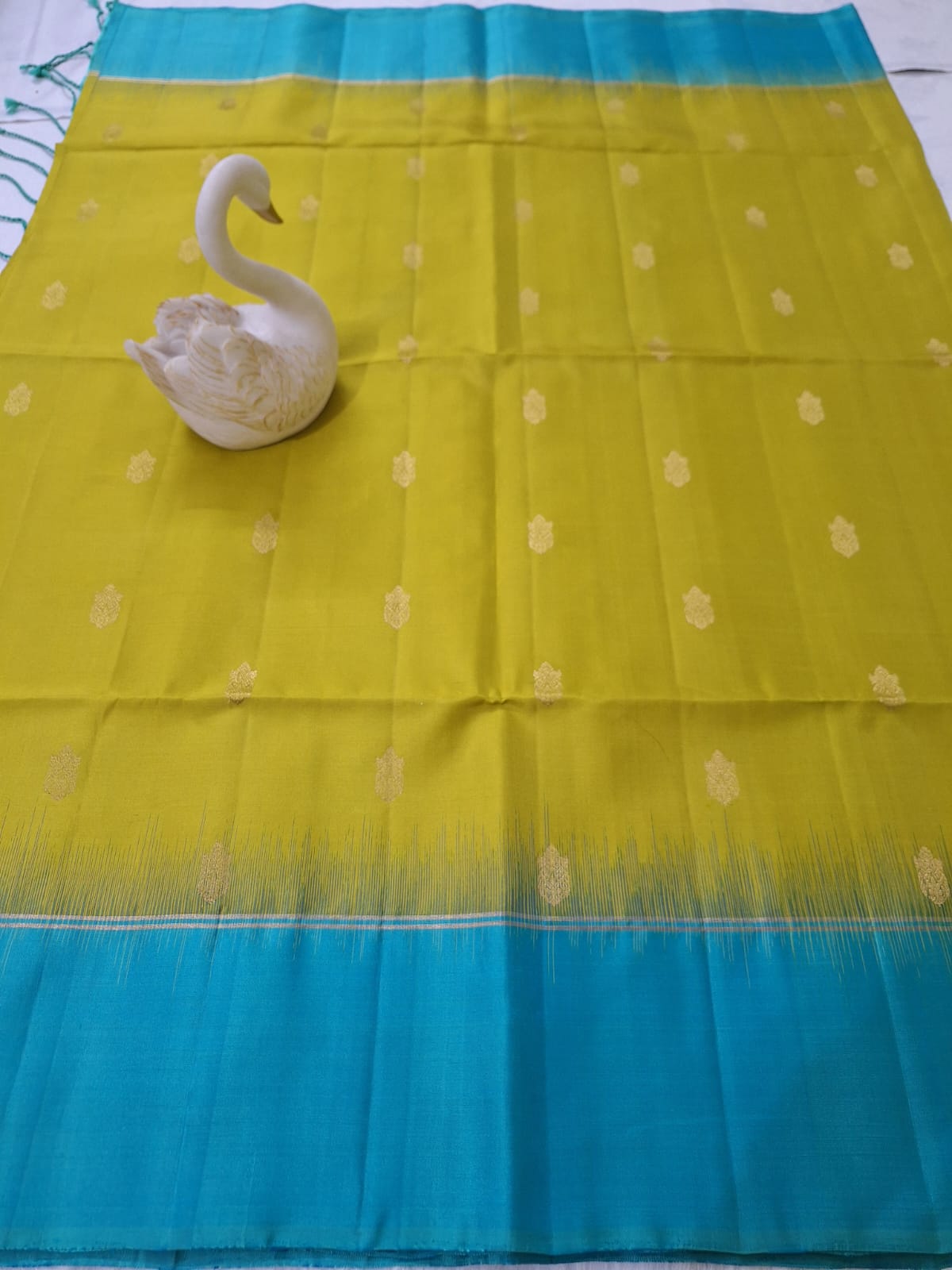 Pure Handloom Soft Silk - Parrot Green & Ocean Blue Gandaberundu motifs