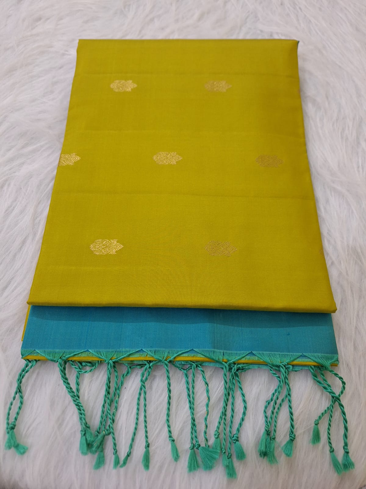 Pure Handloom Soft Silk - Parrot Green & Ocean Blue Gandaberundu motifs