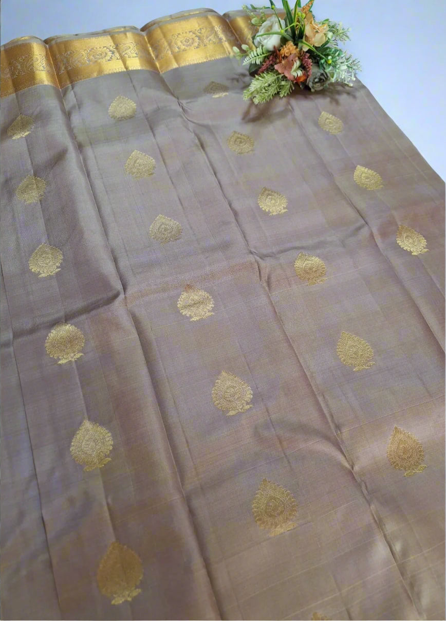 Pure Kanjeevaram Handloom Silk - Mauve & Golden Spades Motifs