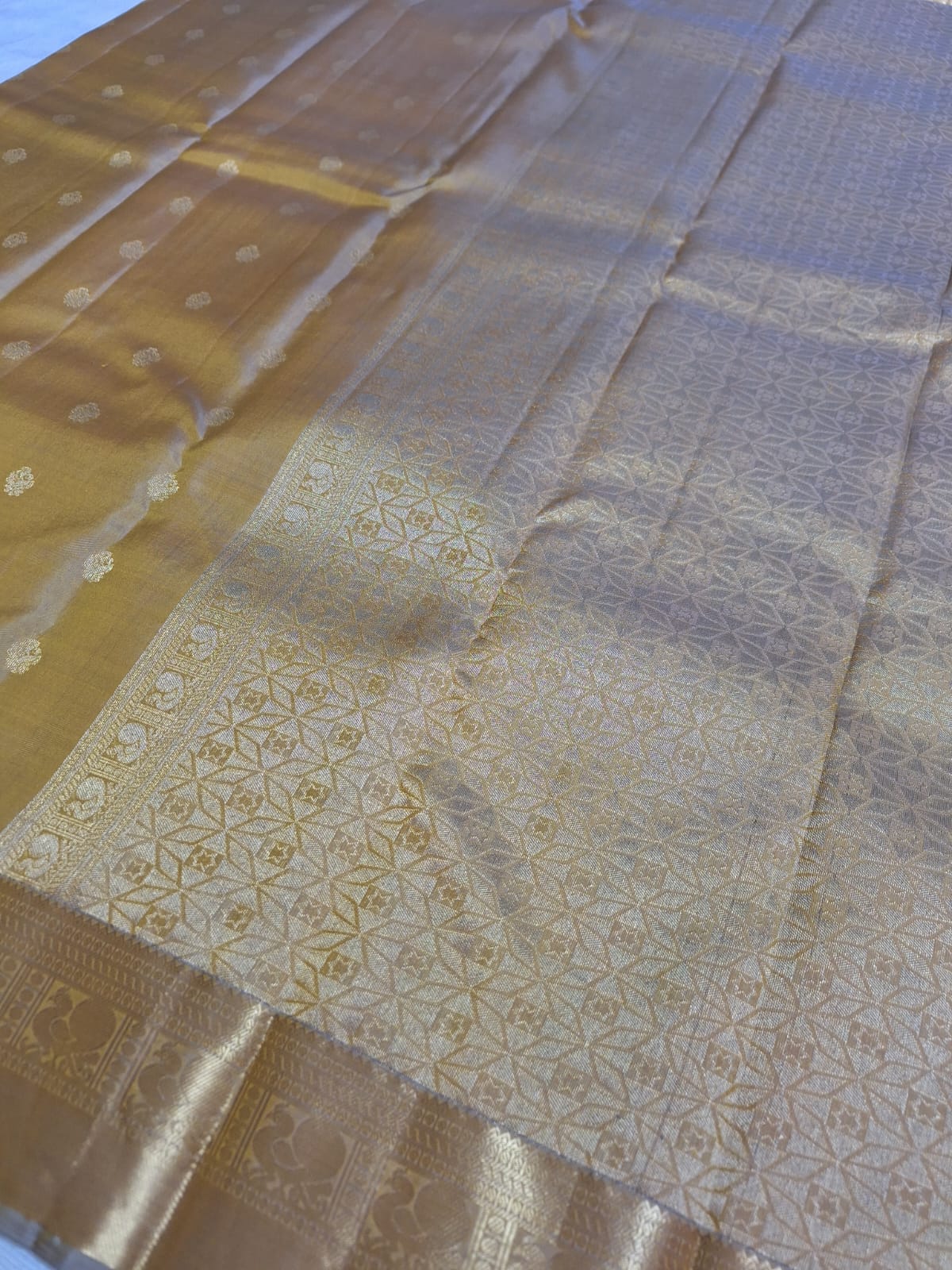 Pure Handloom Kanjeevaram Silk - Golden Floral boota Beauty