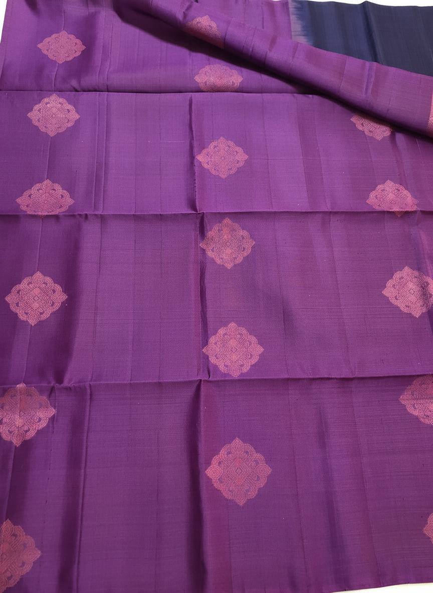 Pure Handloom Soft Silk - Pastel Mauve-Navy Borderless pattern