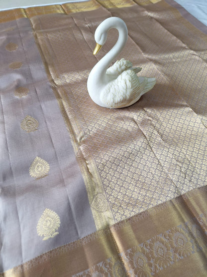 Pure Kanjeevaram Handloom Silk - Mauve & Golden Spades Motifs