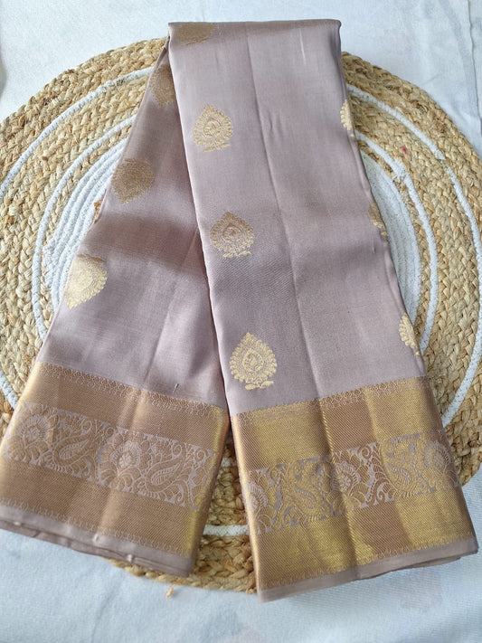 Pure Kanjeevaram Handloom Silk - Mauve & Golden Spades Motifs