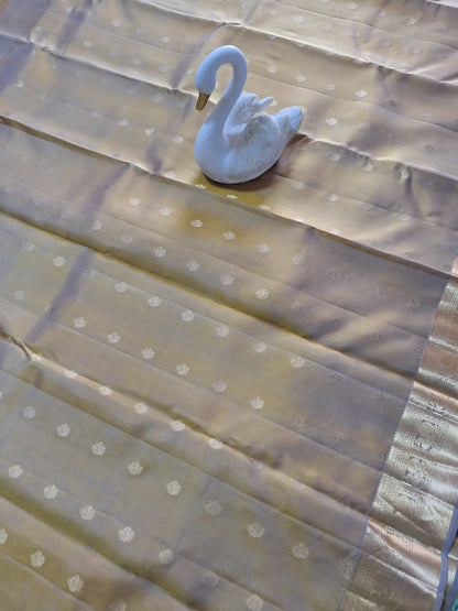Pure Handloom Kanjeevaram Silk - Golden Floral boota Beauty