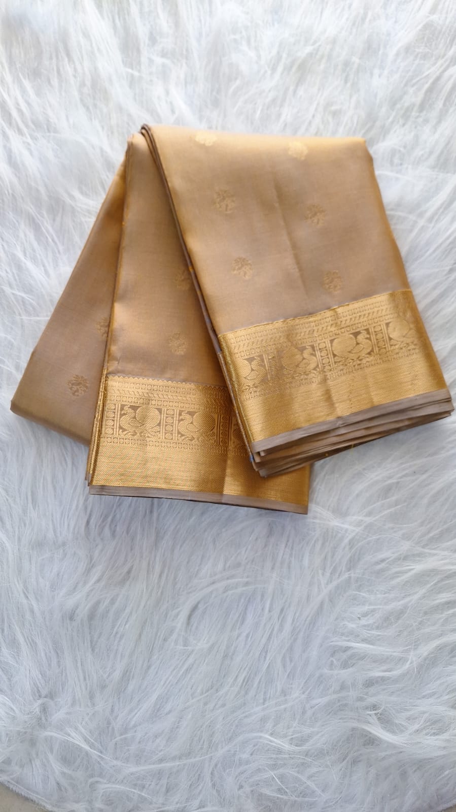 Pure Handloom Kanjeevaram Silk - Golden Floral boota Beauty