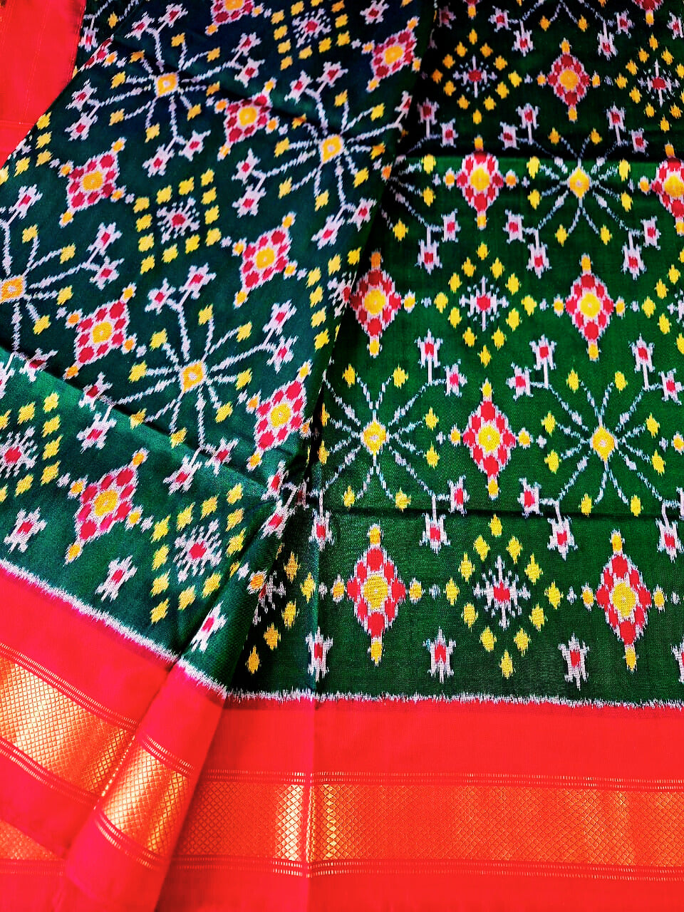 Pure Handloom Pochampally Ikat - Patola style Emerald Green & Red