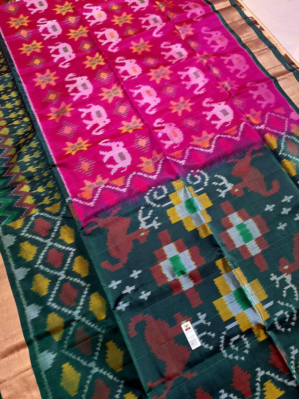 Pure Handloom Soft Silk-Pink-Green Pochampally Ikat Maratha pattern