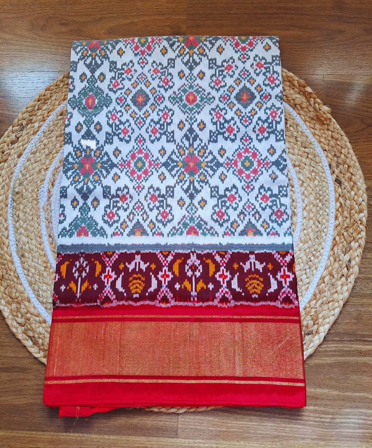 Pure Handloom Pochampally Ikat - Rhombus White Red & Maroon
