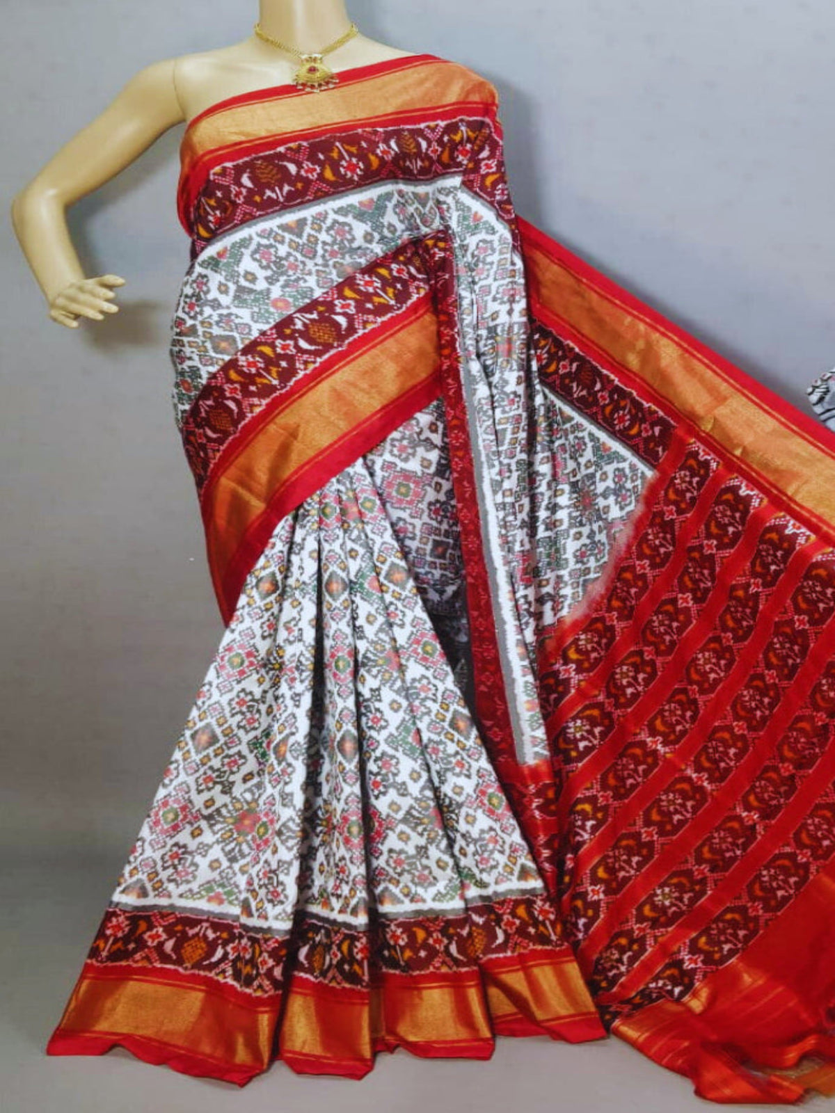 Pure Handloom Pochampally Ikat - Rhombus White Red & Maroon