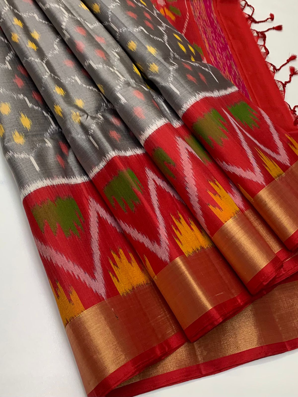 Pure Handloom Soft Silk - Grey-Red Pochampally Ikat pattern