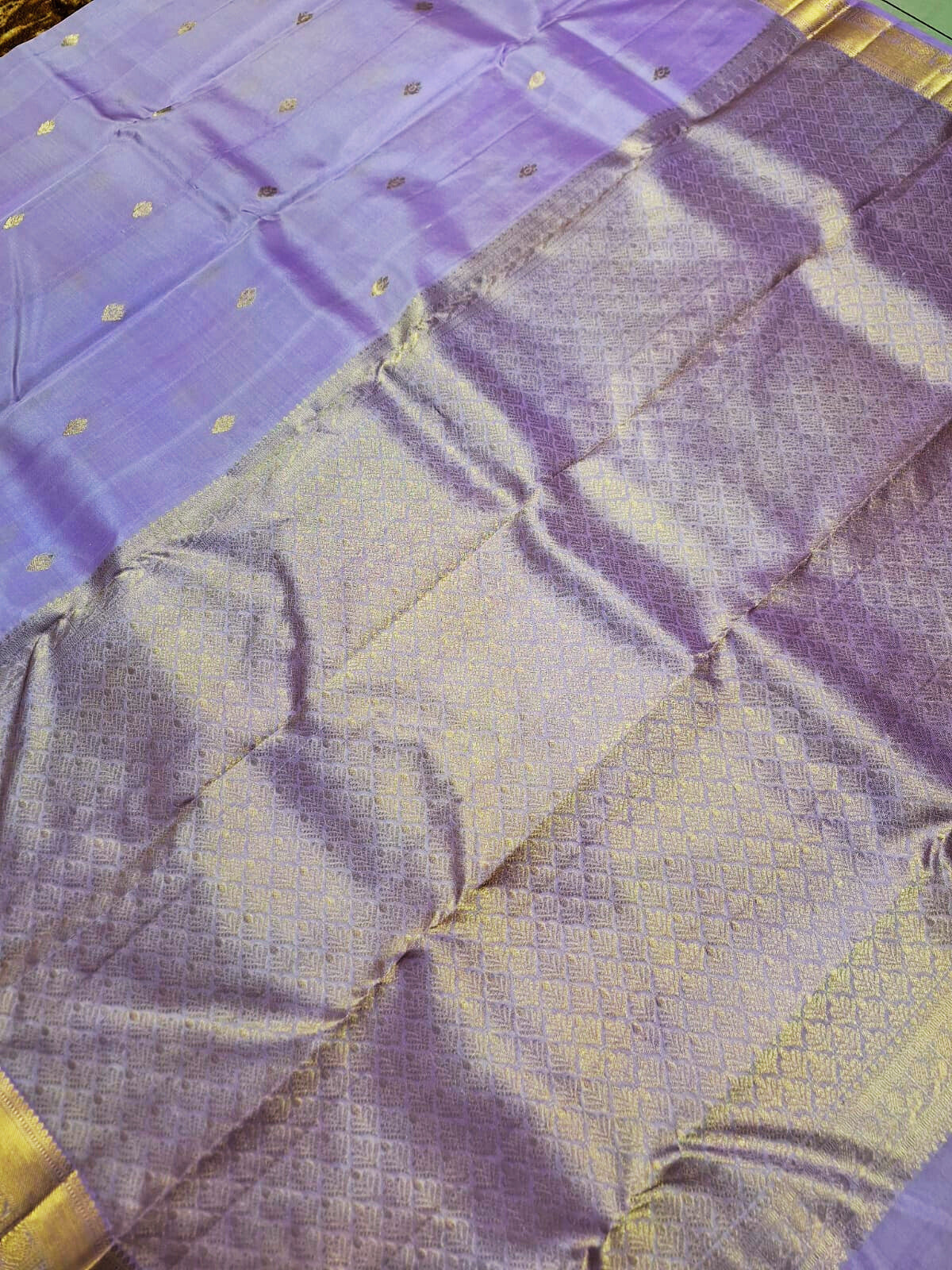 Pure Handloom Kanjeevaram Silk - Lavendar and Golden floral Motifs