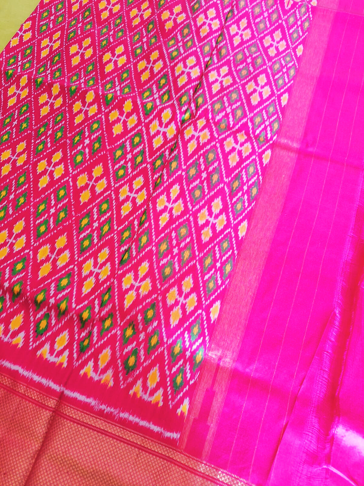 Pure Handloom Pochampally Ikat - Rangoli motifs - Purple with Pink
