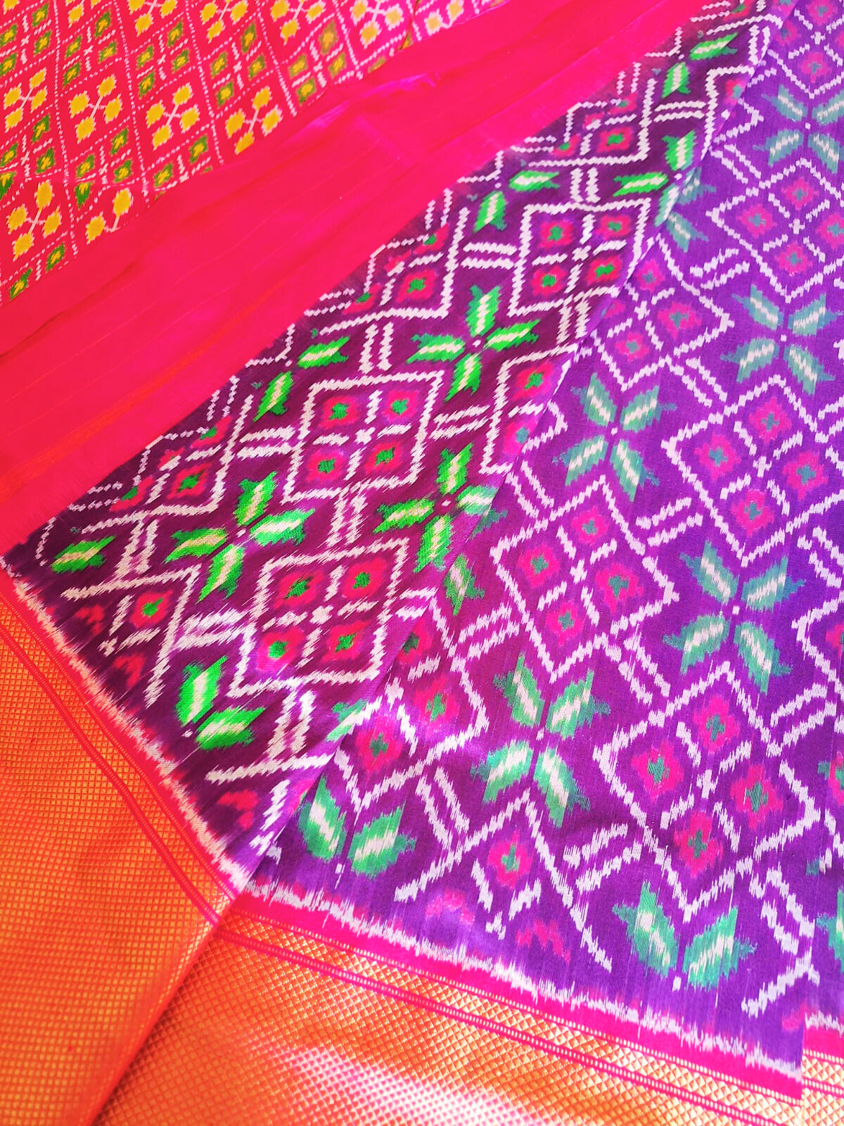 Pure Handloom Pochampally Ikat - Rangoli motifs - Purple with Pink